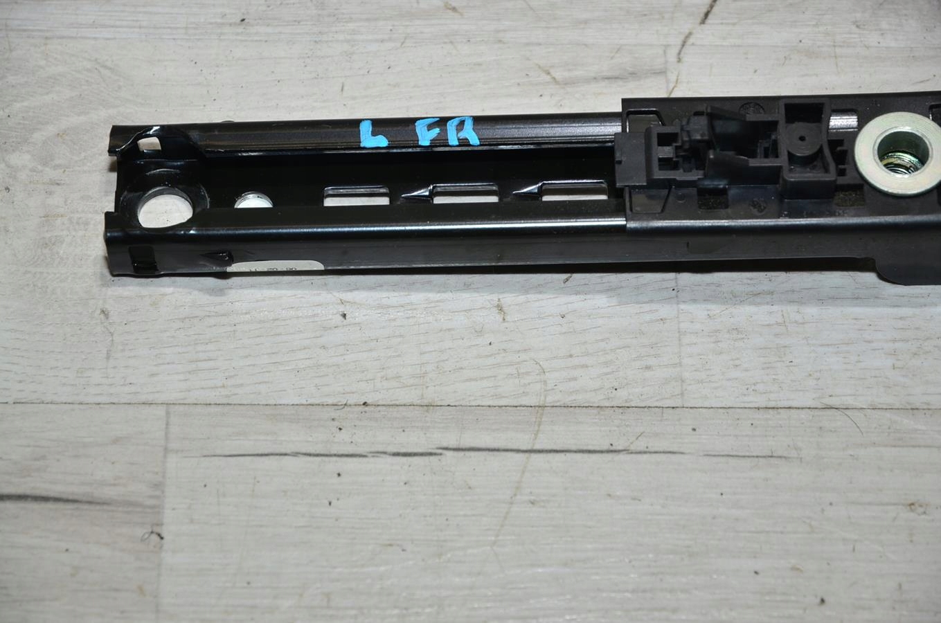 Regulacja stěny levá FIAT FREEMONT 12r