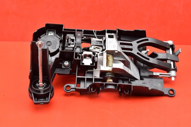 handle left front front B64 BMW F07 GT LIFT 13-17
