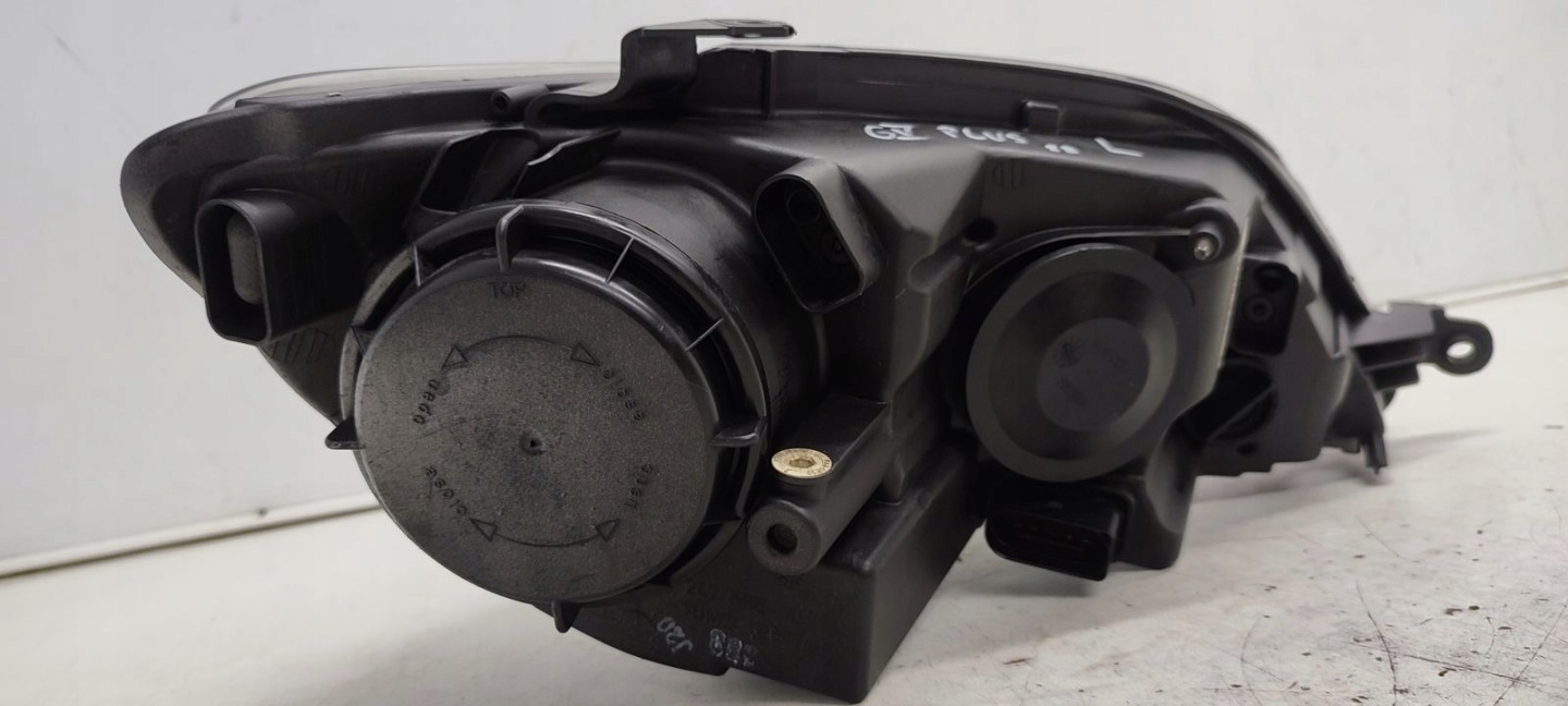 light front front left VW Golf plus