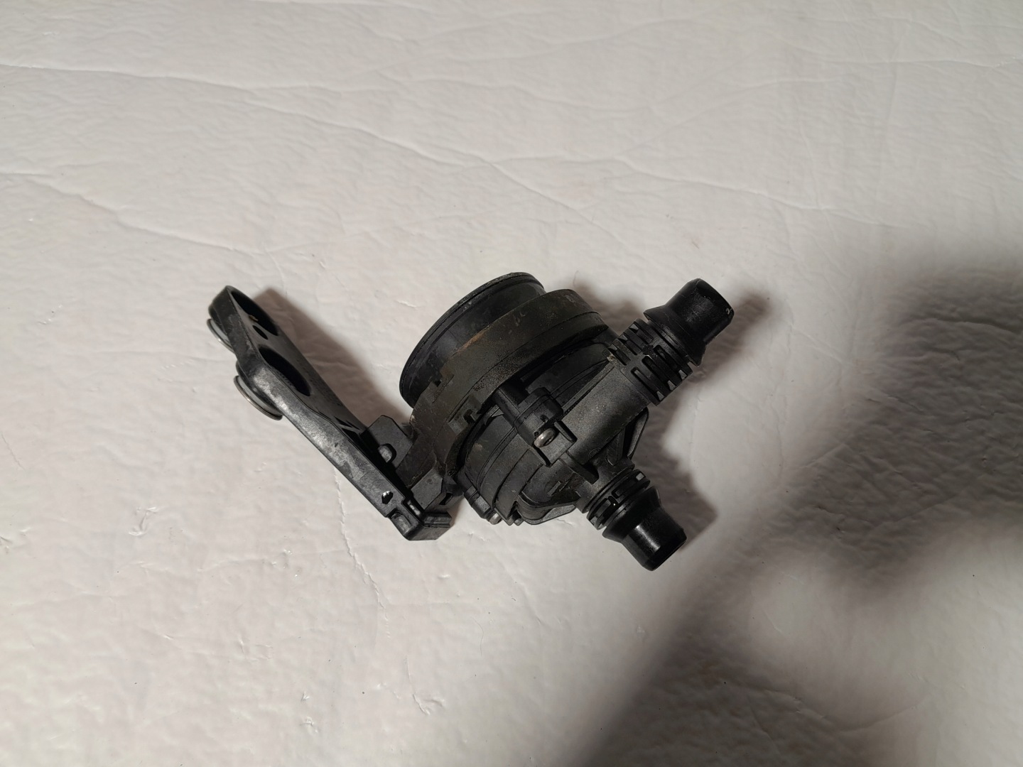 BMW 7' G11 LCI supplementary water pump 8474820