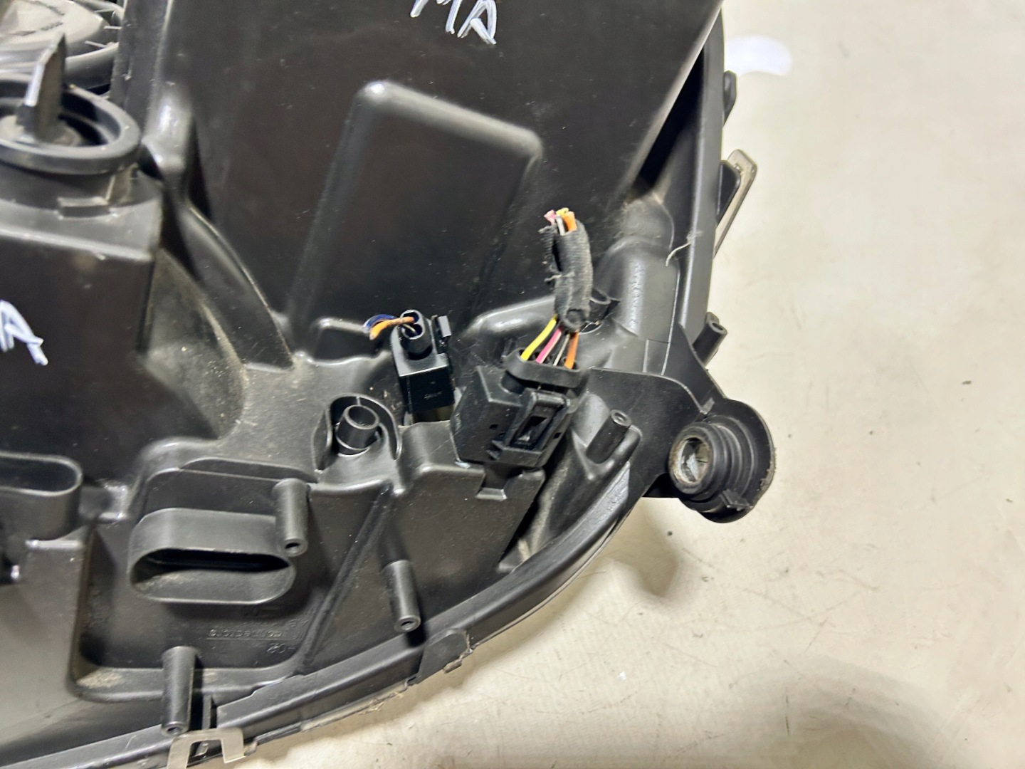 MERCEDES ML W164 light right front UK H7