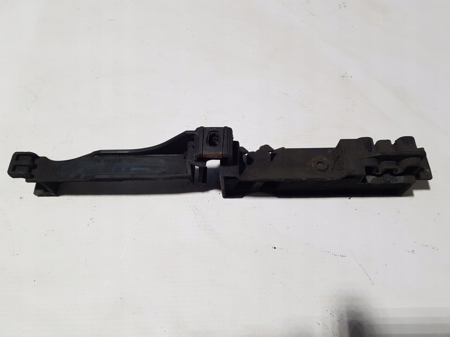A1645040018 Support plaque Radiateur MERCEDES ML W164