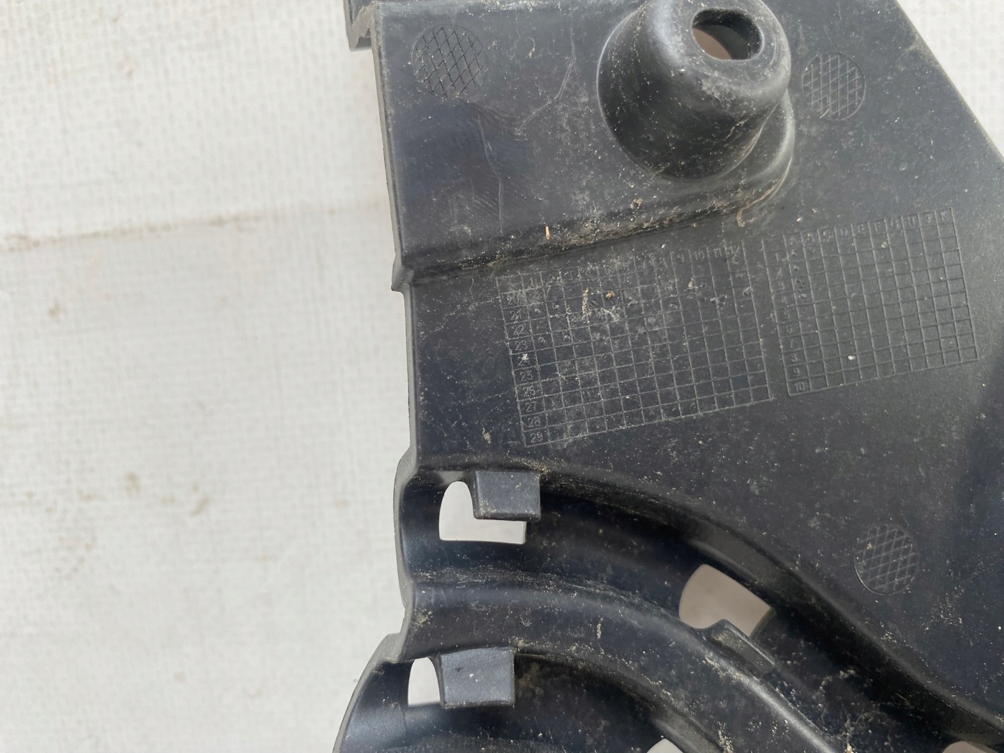 RANGE ROVER SPORT 3 III 22- bumper bracket right front N9X2-16A280-A