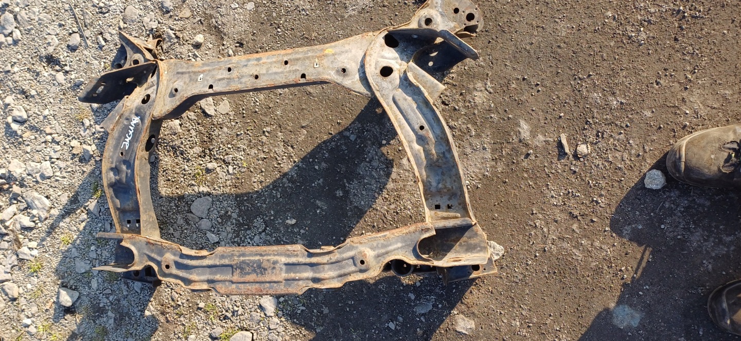 JAGUAR S-TYPE 4.2 axle beam front subframe sususpension