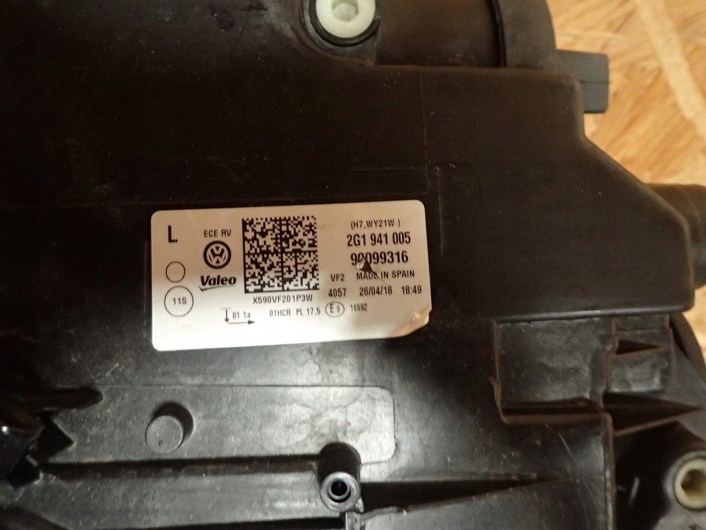 light left REFLEKTOR left VW POLO VI 2G 2G1941005