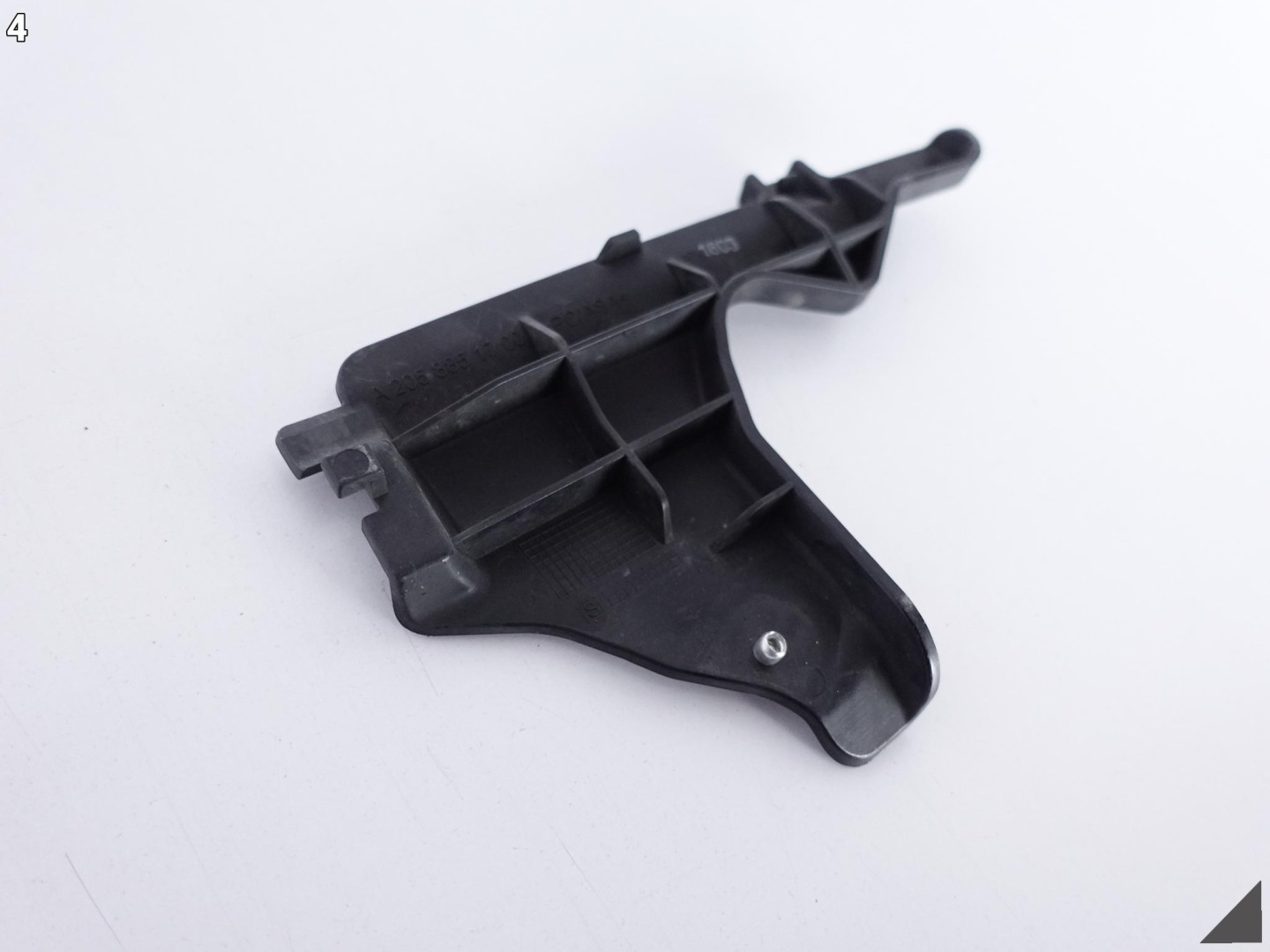 MERCEDES C-KLASA W205 support holder left W bumper rear part
