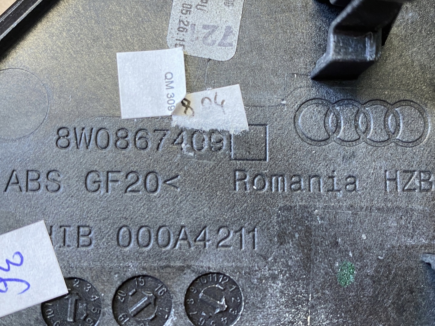 AUDI A4 8W B9 DEKOR dveře levý předek 8W0867409