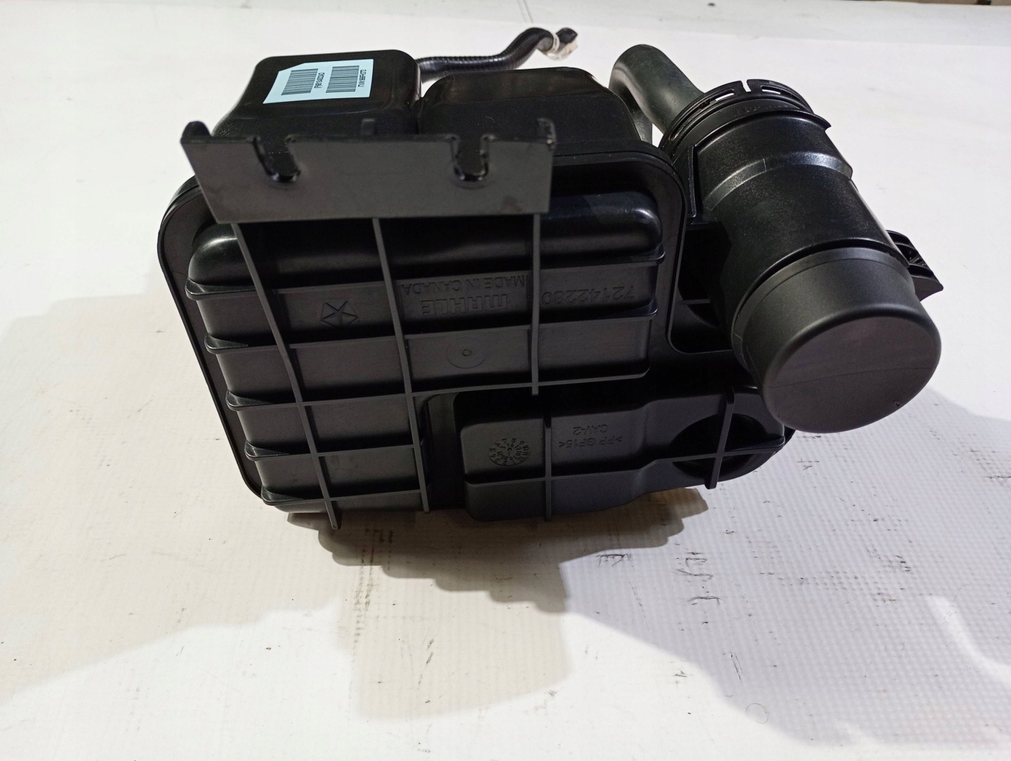 karbonski filter oparow goriva Chrysler Pacifica 2017