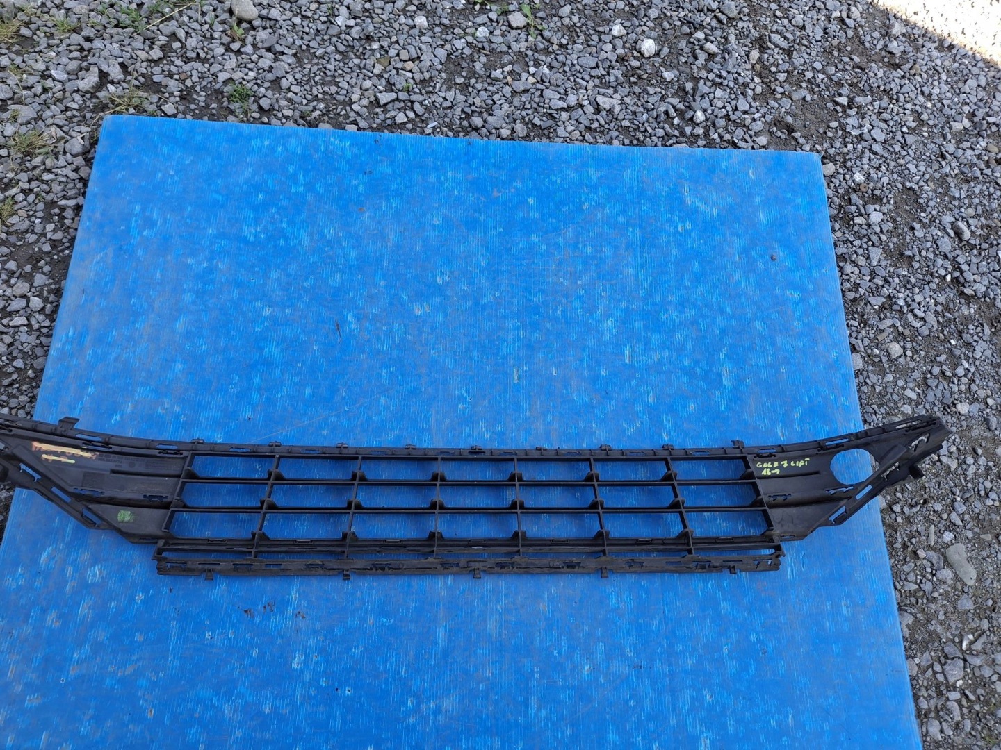 Lüftungsgitter der Stoßstange vorne mitte VW GOLF VII LIFT 2016R->