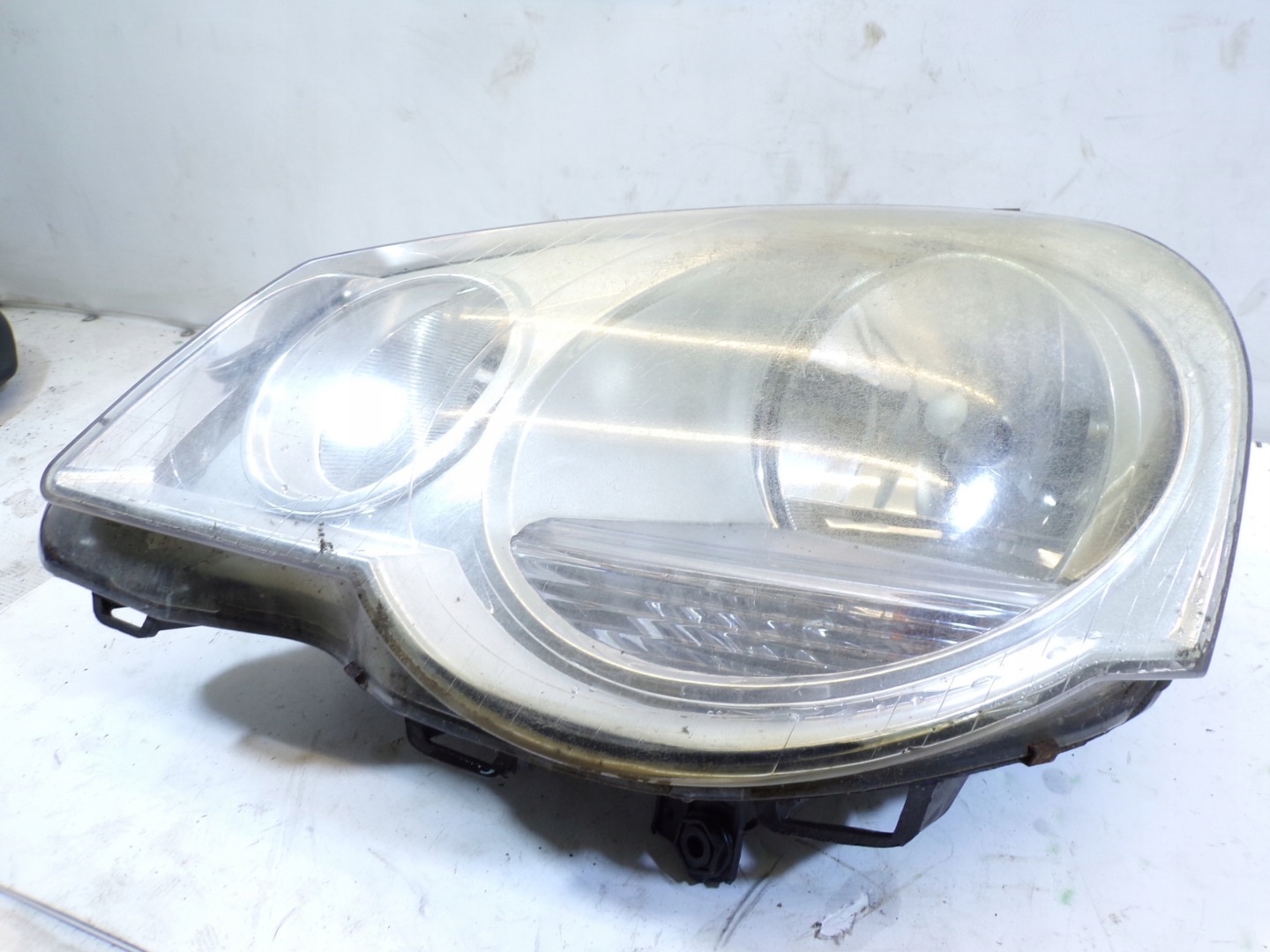 light left front front VOLKSWAGEN POLO 9N LIFT OPIS (K)