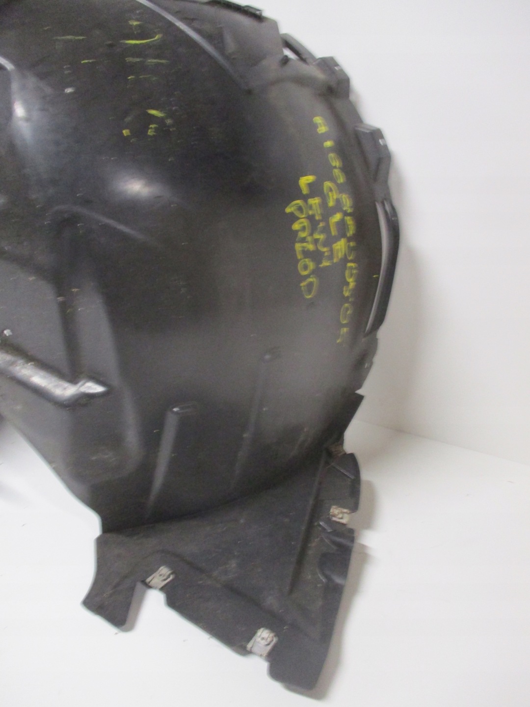 mudguard front MERCEDES GLE A1668800505 left