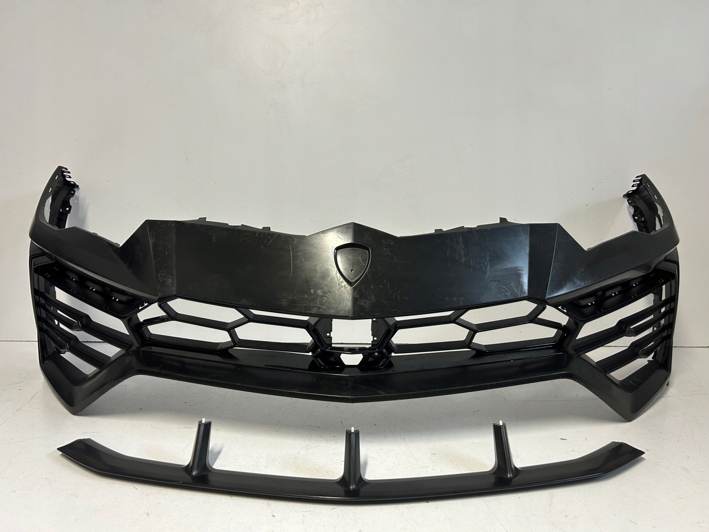Lamborghini Urus 4ML front bumper, grill, sider, grid left, right