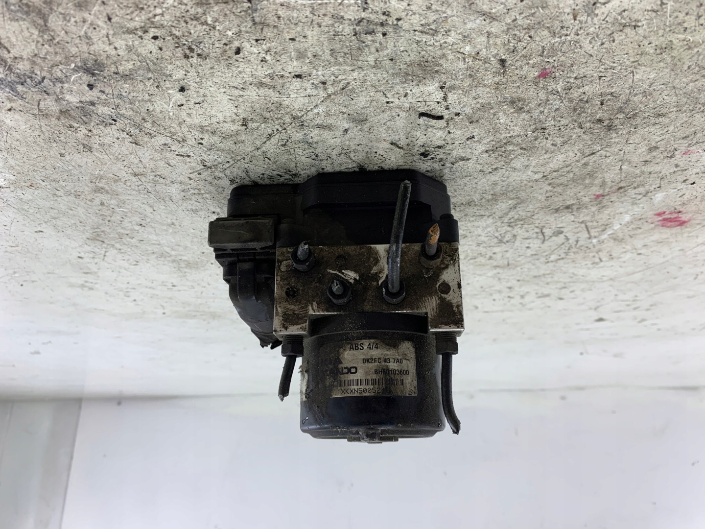 KIA CARENS II servofreno ABS 0K2FC437A0 0K2FC437A0