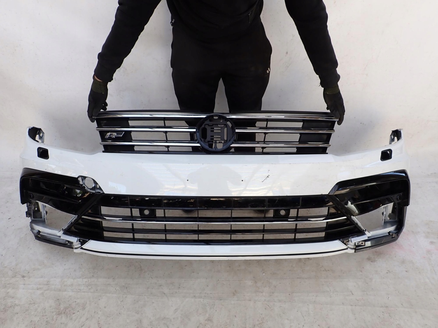 VW TIGUAN II 2 R-LINE 15-20 bumper front front washer PDC