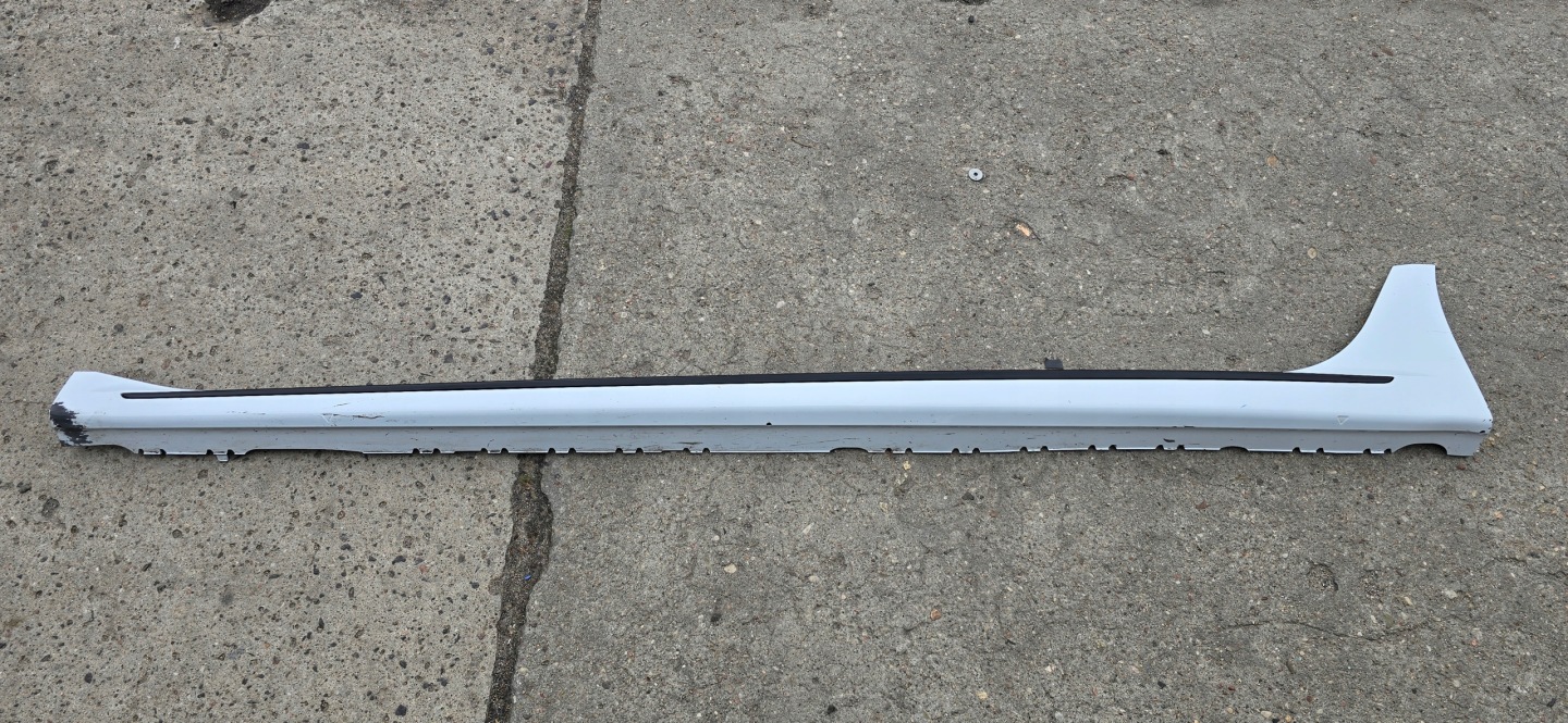 AUDI RS4 B9 8W MOULDING THRESHOLD LEFT CALA 8W9853855F