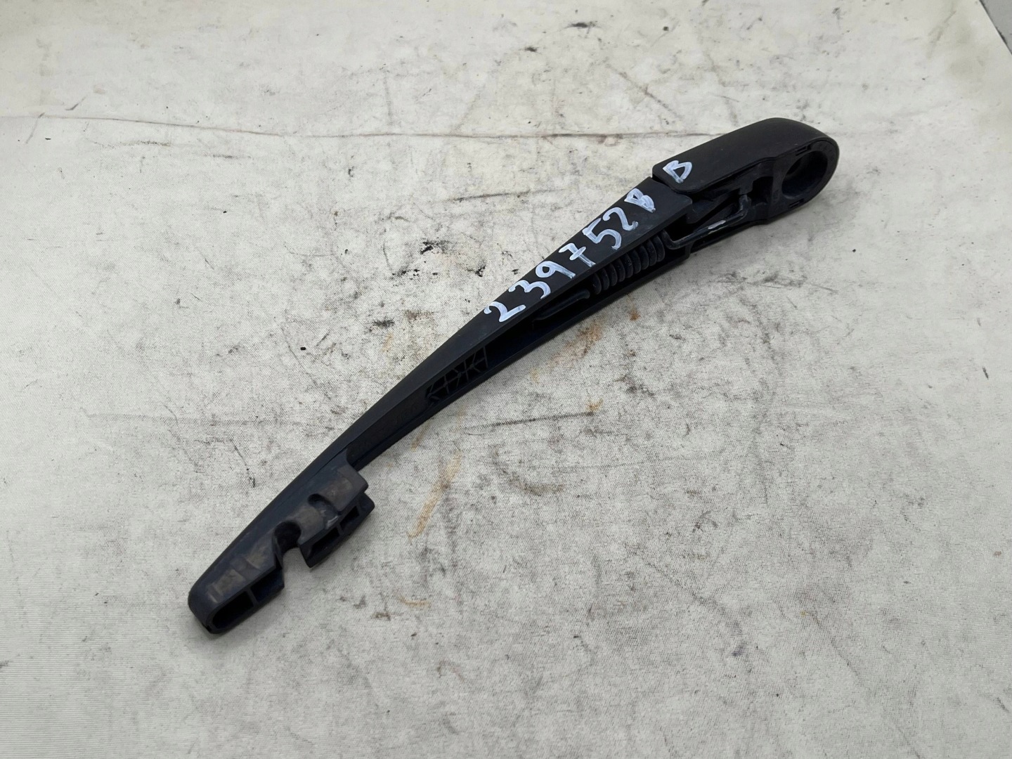 wischerarm heck 3882151K02 SWIFT VI MK8 17- !J