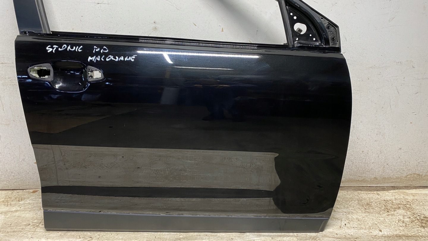 KIA STONIC door right right front front ABP black, 17-24
