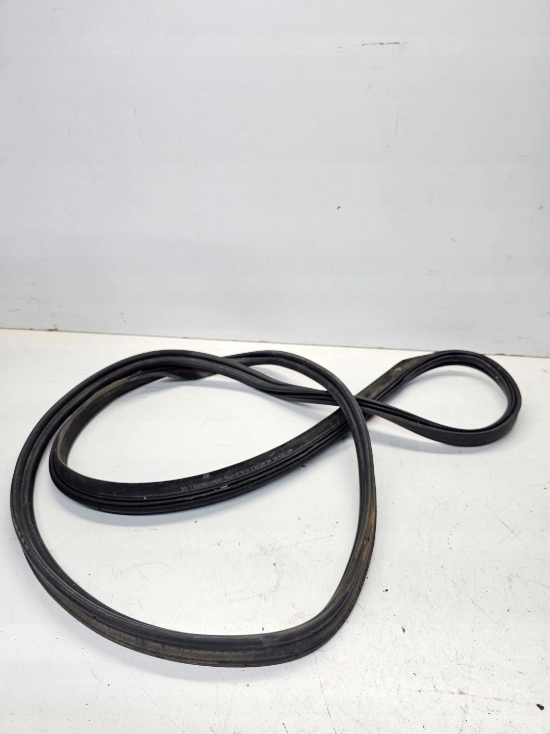 gasket bonnet boot AUDI A4 B9 sedan 8W5827705D