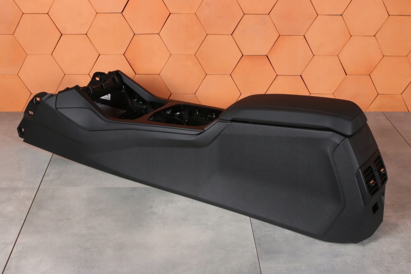 BMW 1' F70 2' F74 TUNEL central armrest black