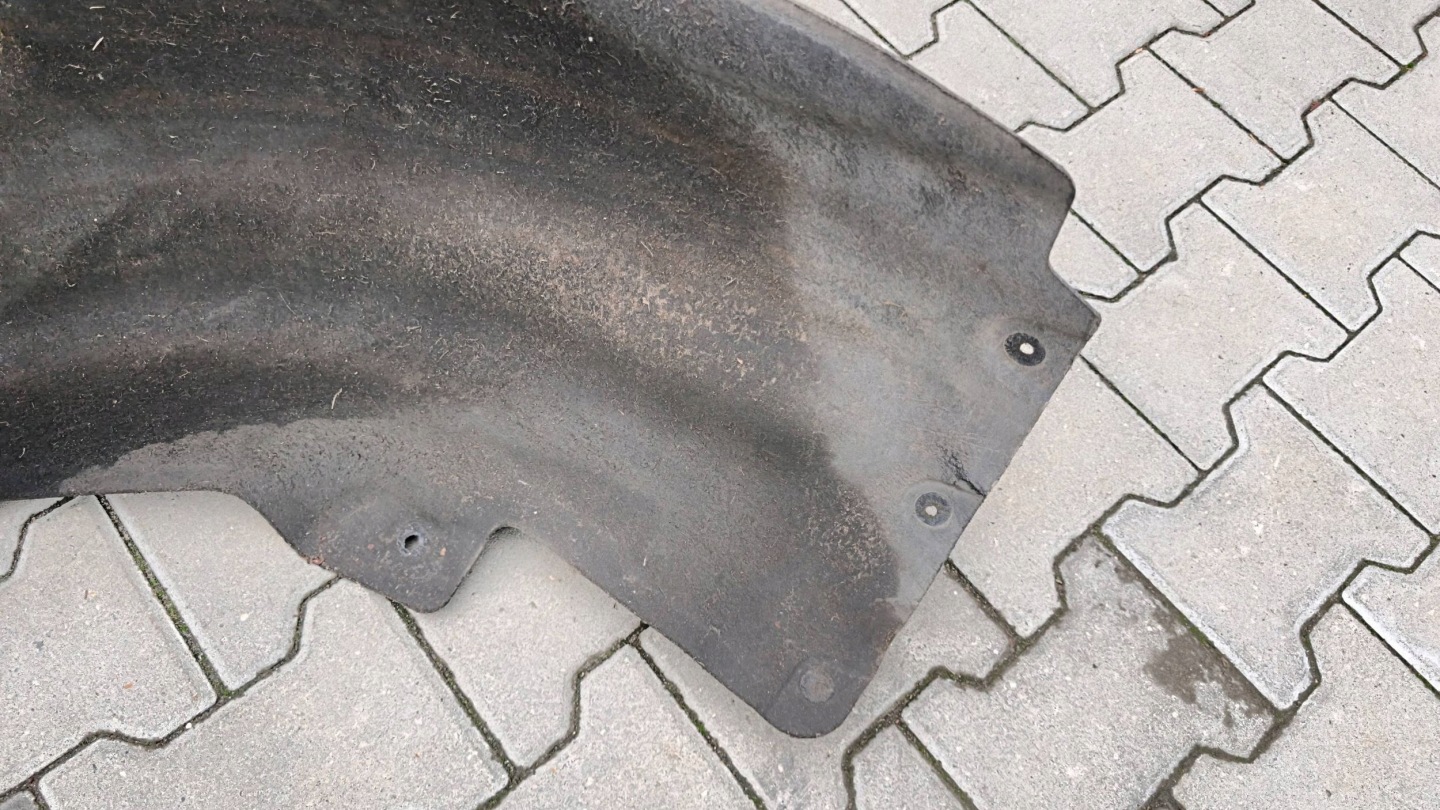 BMW 5 G31 7441182 mudguard rear. right kombi