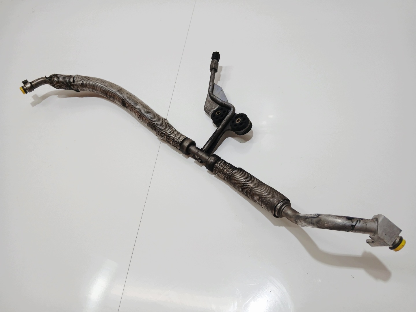 prijenos crijevo klimatizacije BMW E60 E61 306D3 3.0D (4824709)