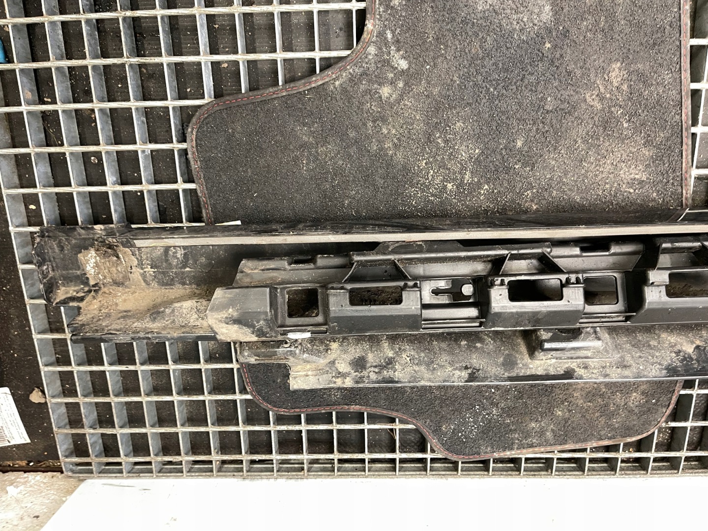 VW PASSAT B8 moulding threshold right 3G0853858F LB7R