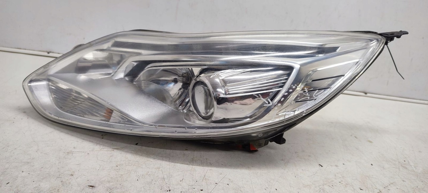 light front front left xenon Ford Focus MK3