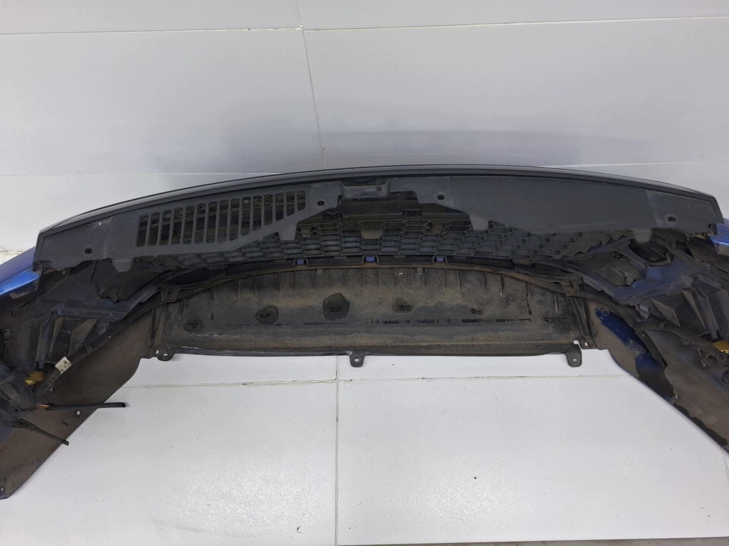 nárazník předek Volkswagen Scirocco 3 2009 1K8807221C