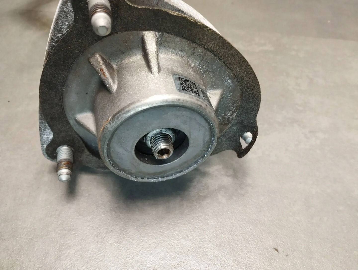 BMW X5 F15 Stoßdämpfer rechts heck VDC 6863178