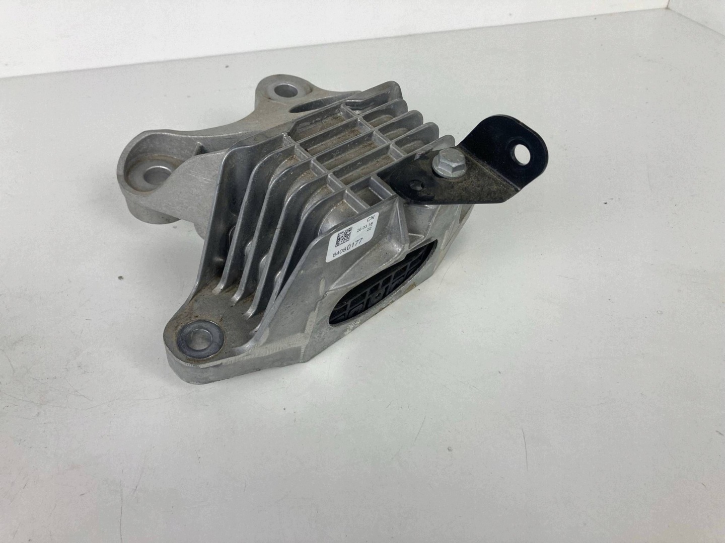 INSIGNIA B 2.0T petrol 4x4 holder gearbox mounting 84080177