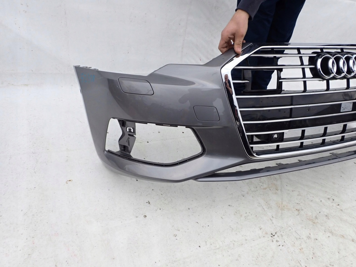 AUDI A6 C8 4K 18- bumper front front washer PDC
