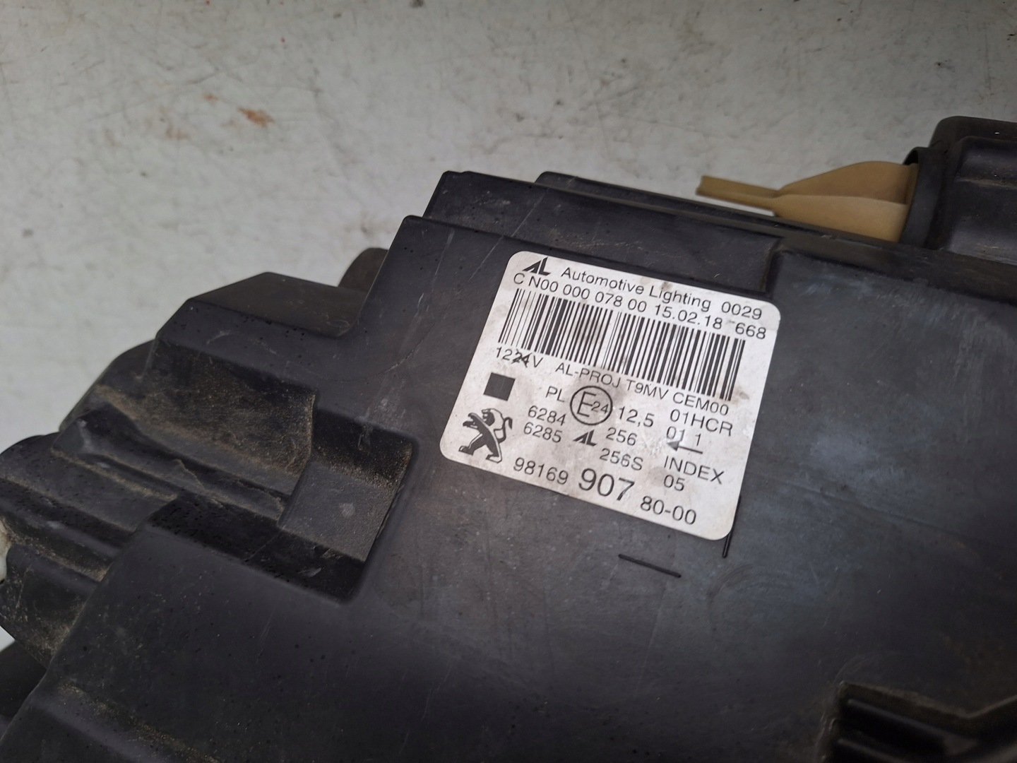 PEUGEOT 308 T9 LIFT 17-21 light left + LED UK