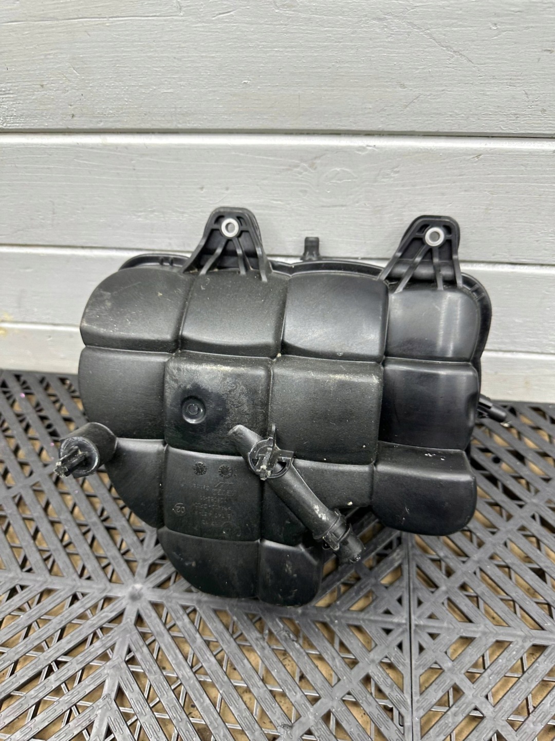 Réservoir eau BMW M5 8747467