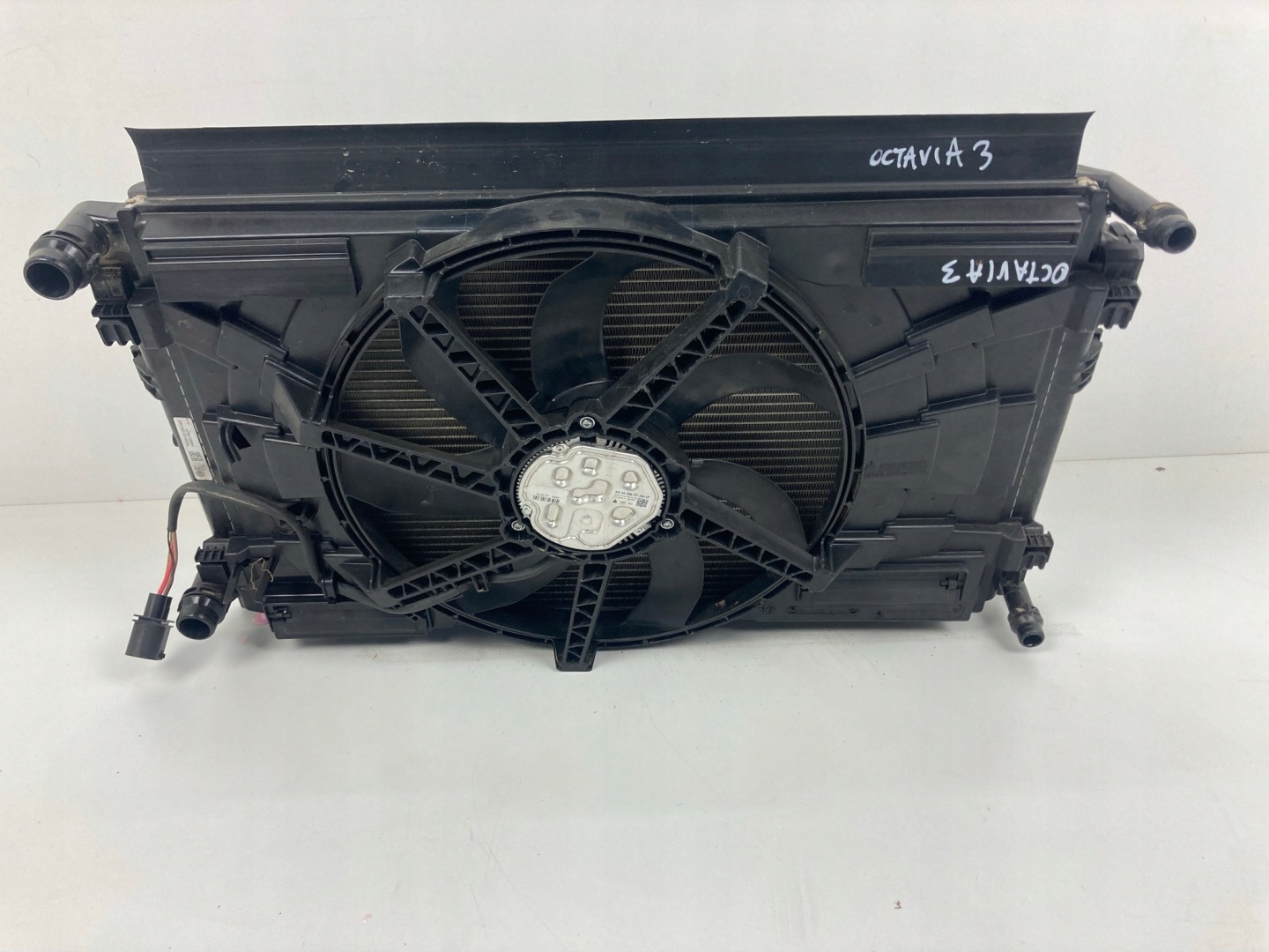 OCTAVIA III 2.0TDI chladiče ventilátor KOMPLET A3 GOLF VII LEON III SUPERB
