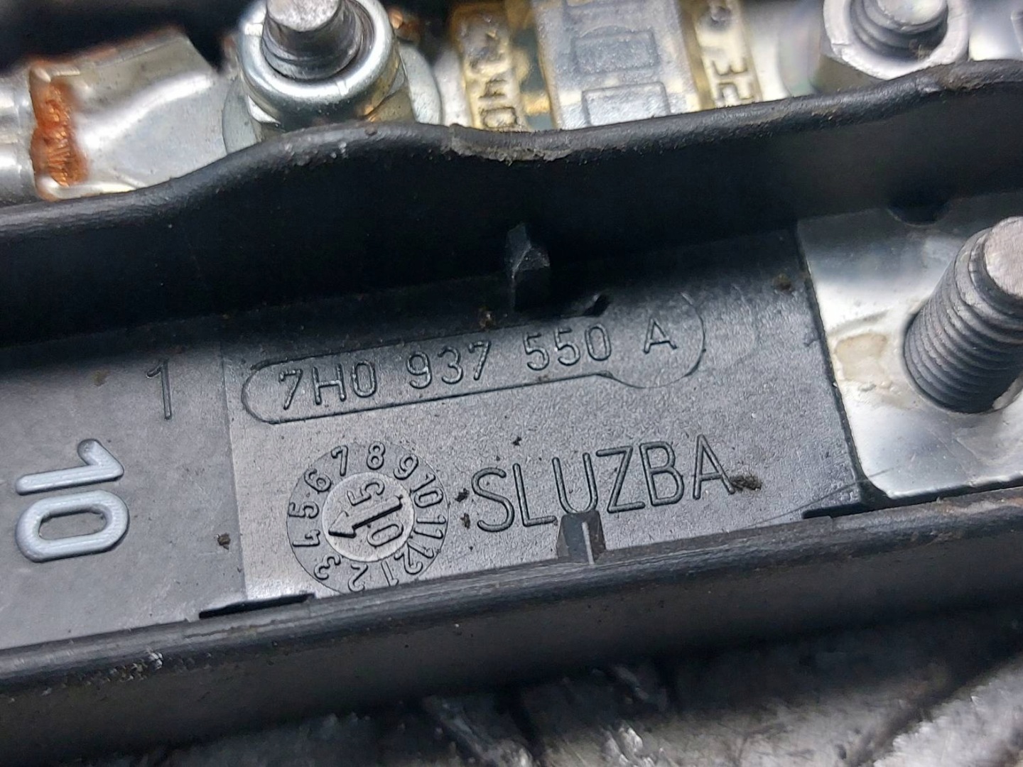 Kasten der Sicherungen AKUMULATORA VW TRANSPORTER T5 7H6970187G