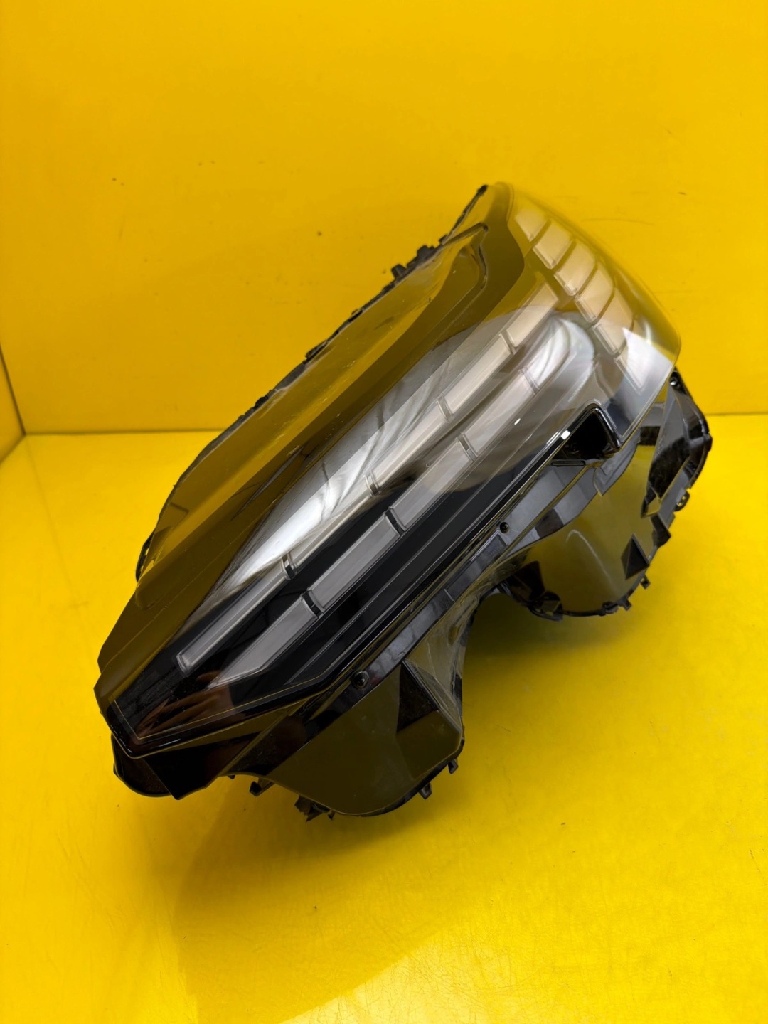 light left front Volvo EX90 Full Led 2024 32450062