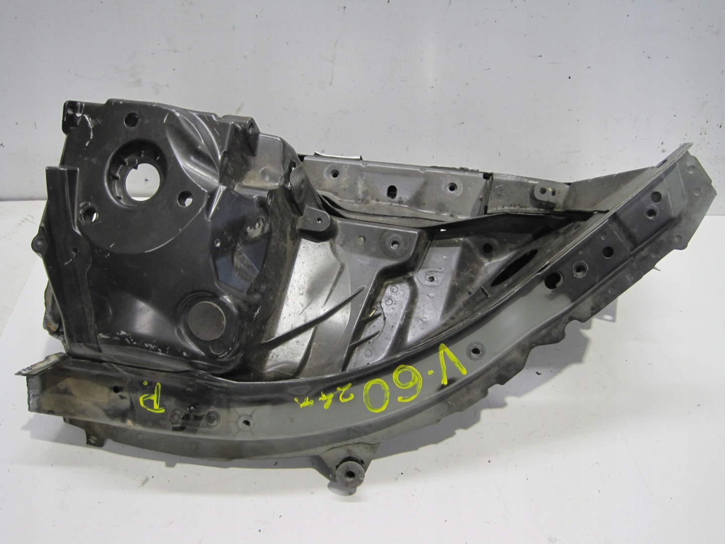 quarter VOLVO V60 III 25R right front