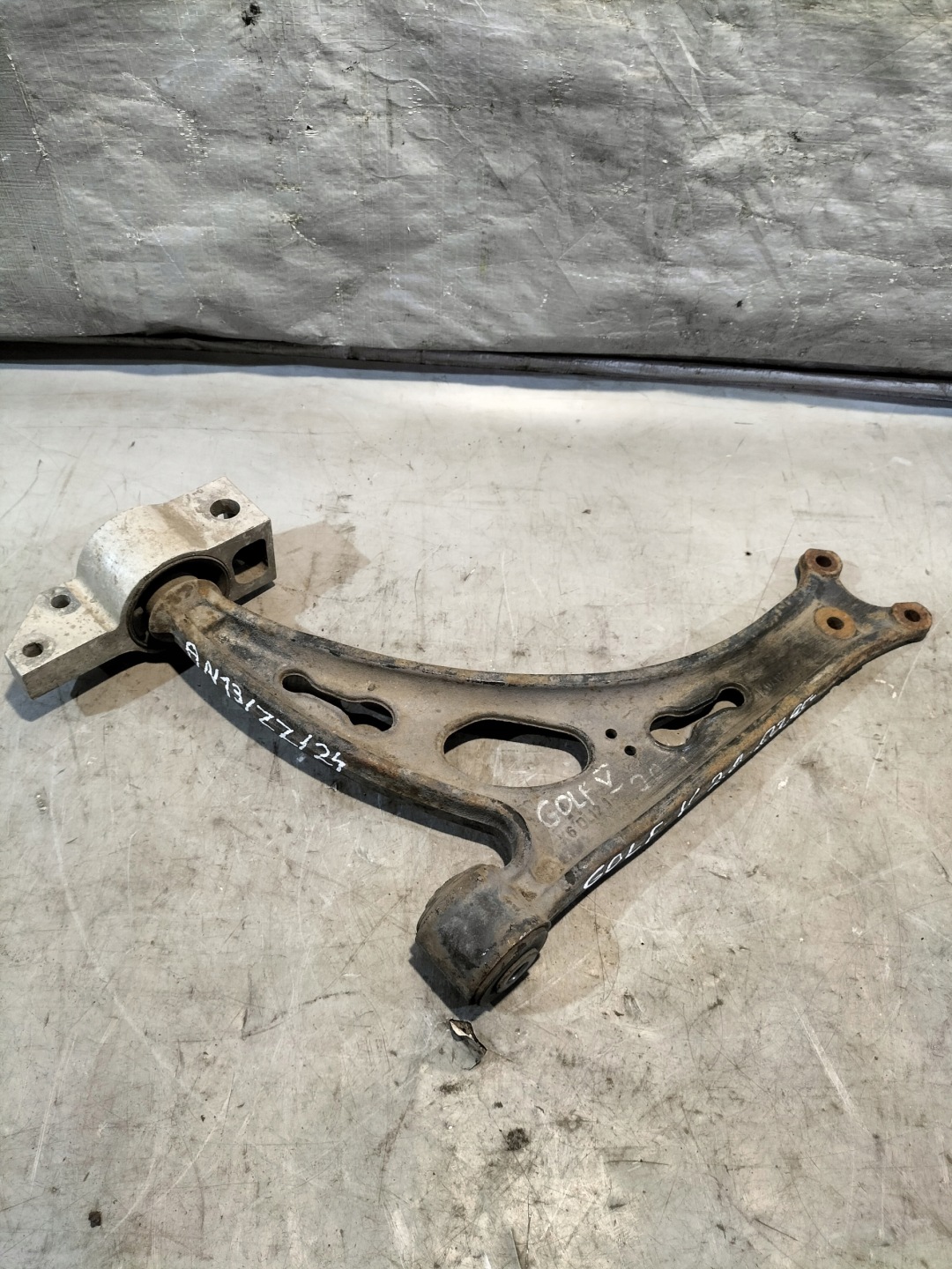 arm front right VW GOLF plus V 04-13 2.0TDI