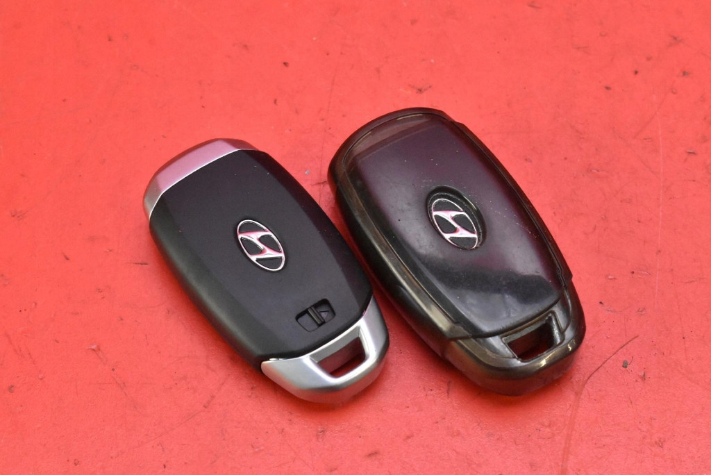 ignition key button START/STOP 93500-J9000 HYUNDAI KONA 1 and 1.6 GDi