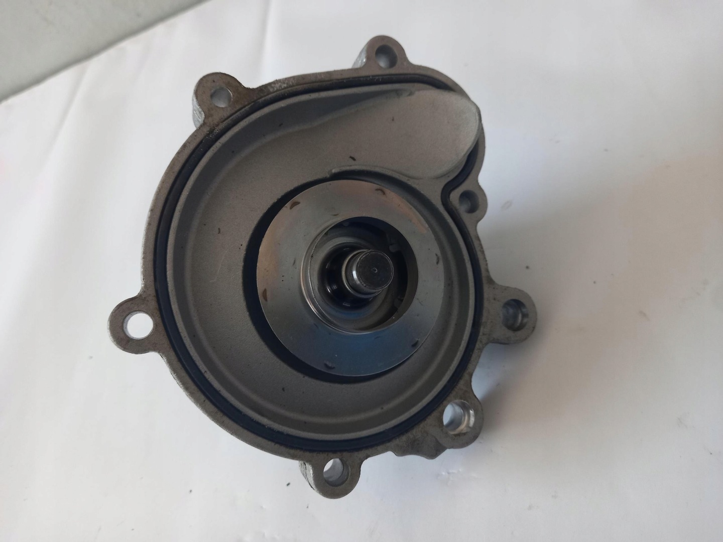 water pump MERCEDES E-KLASA W207 1.8 CGI 09-16