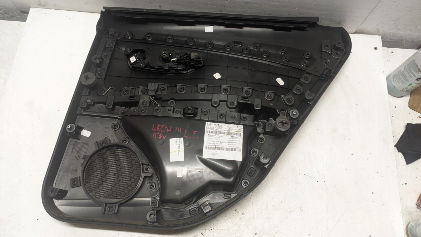 SEAT LEON III 2.0 TDI 13R side door left rear part