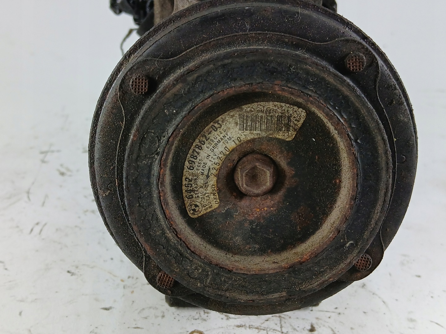 BMW E90 E91 2.0 D compressor; compressor of the air conditioning 6987862
