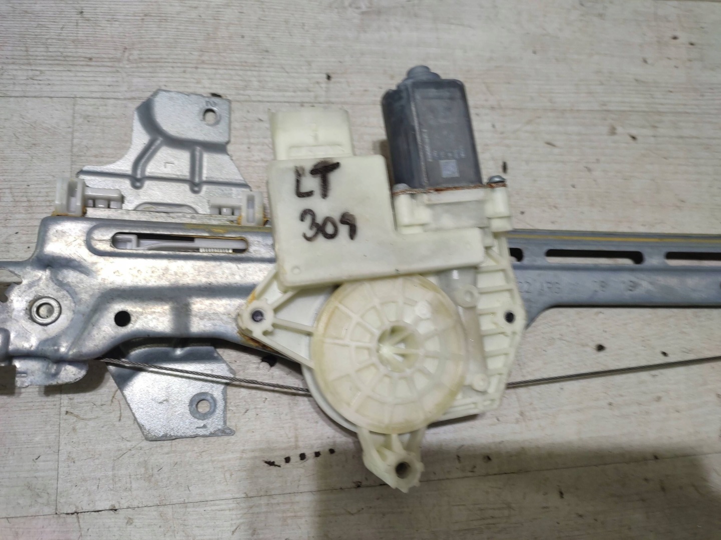 Peugeot 308 2019 rear part left electrical window regulator door tylnych