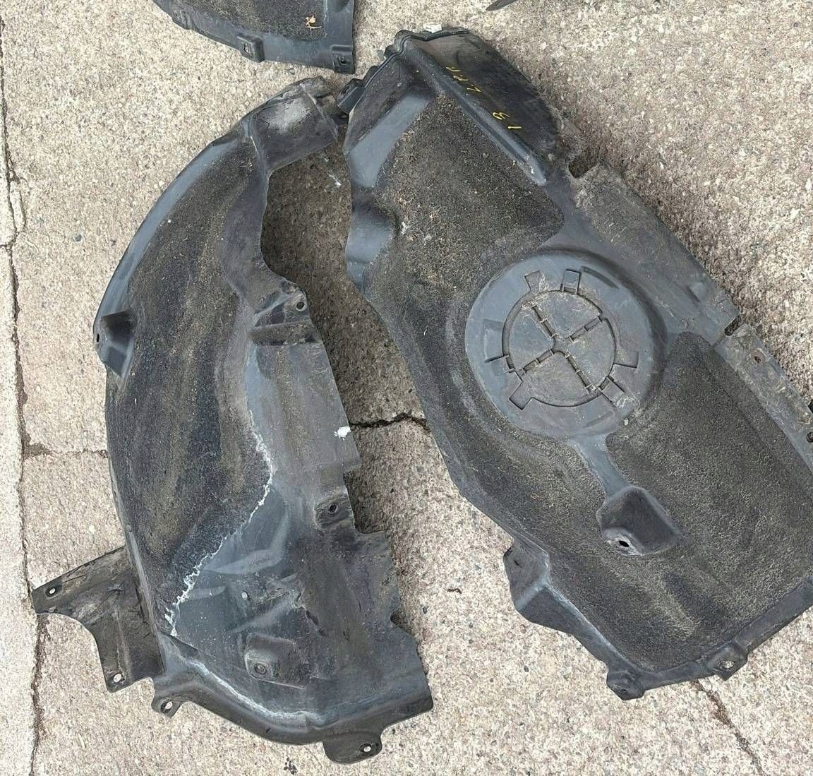 mudguard front front side left BMW i3 7368599 7368601 KOMPLET