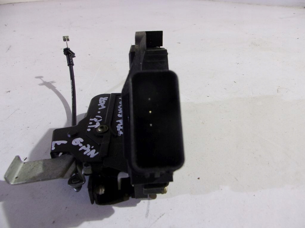 Ford Focus MK2 kombi lock right rear part 6 PIN