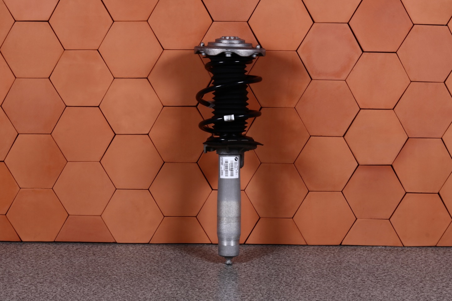 BMW M4 F83 shock absorber left front 2284945 2482 km!!!