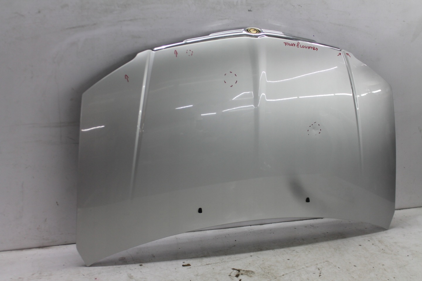 Cofano CHRYSLER TOWN COUNTRY 07