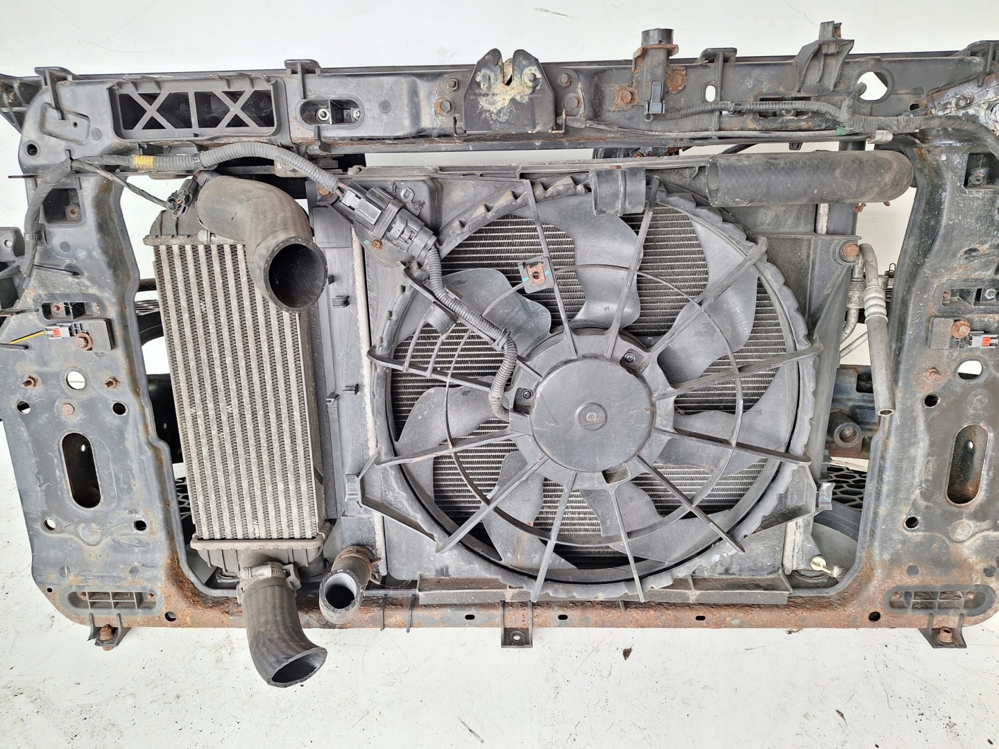 KIA SPORTAGE III 10-14 support panel for radiators CRDI