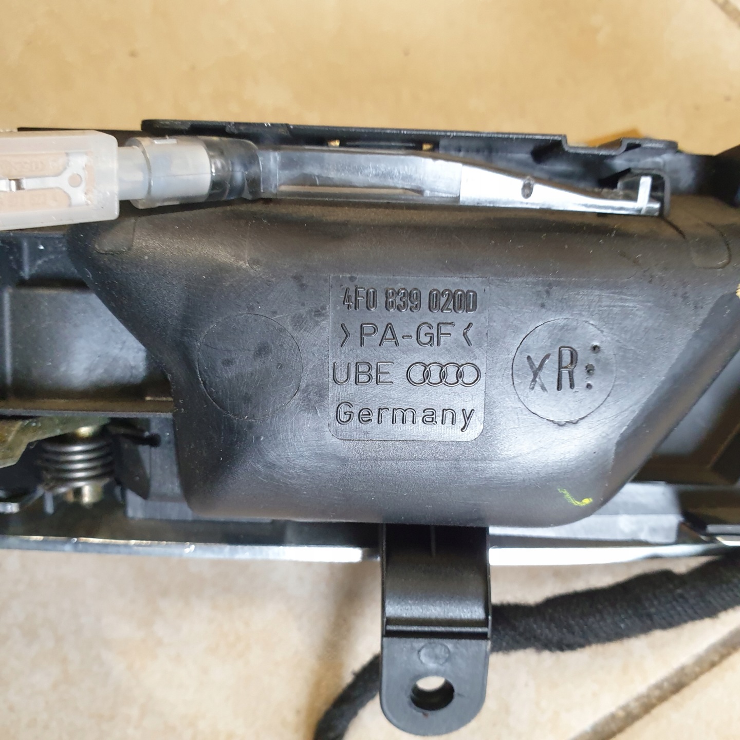 handle inner PODSWIETLANA LED right rear part AUDI A6 C6 4F OE