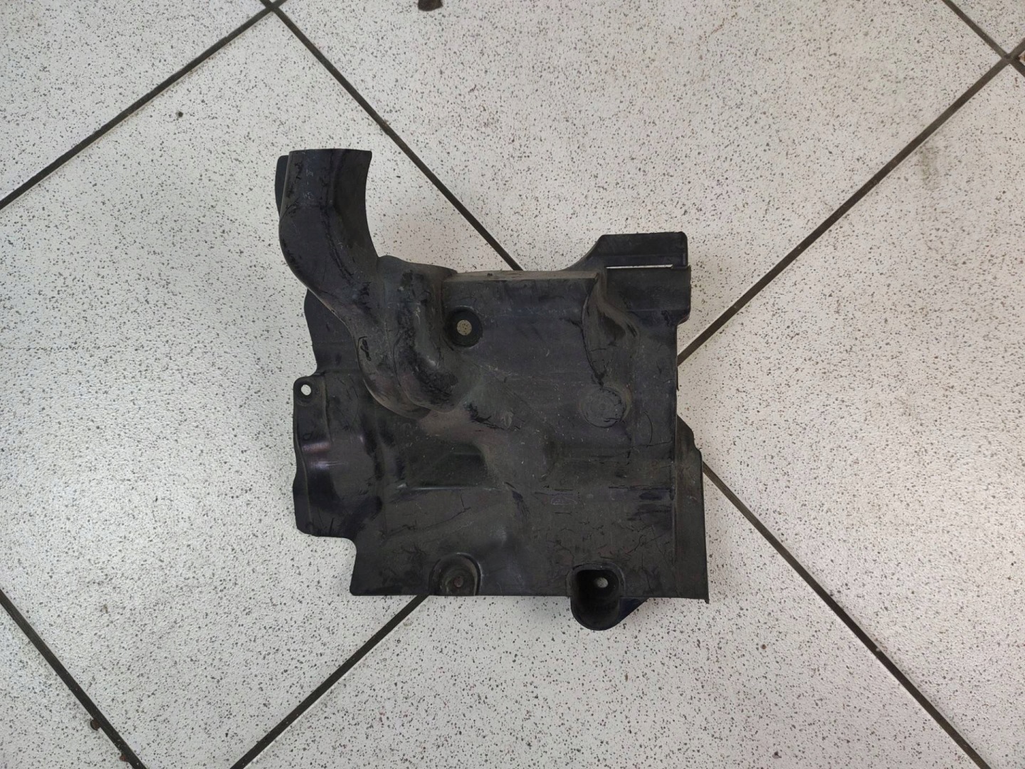 cover below engine BMW 5 F10 2016 74850610